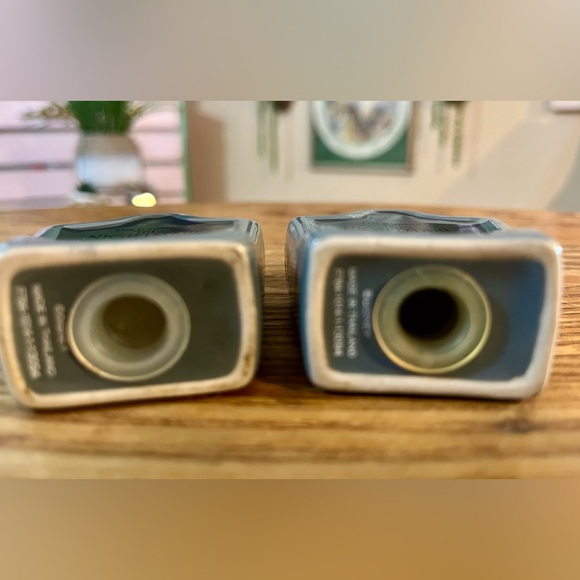 Disney The Nightmare Before Christmas Salt & Pepper Shakers - Headstone Shape - Picture 6 of 7